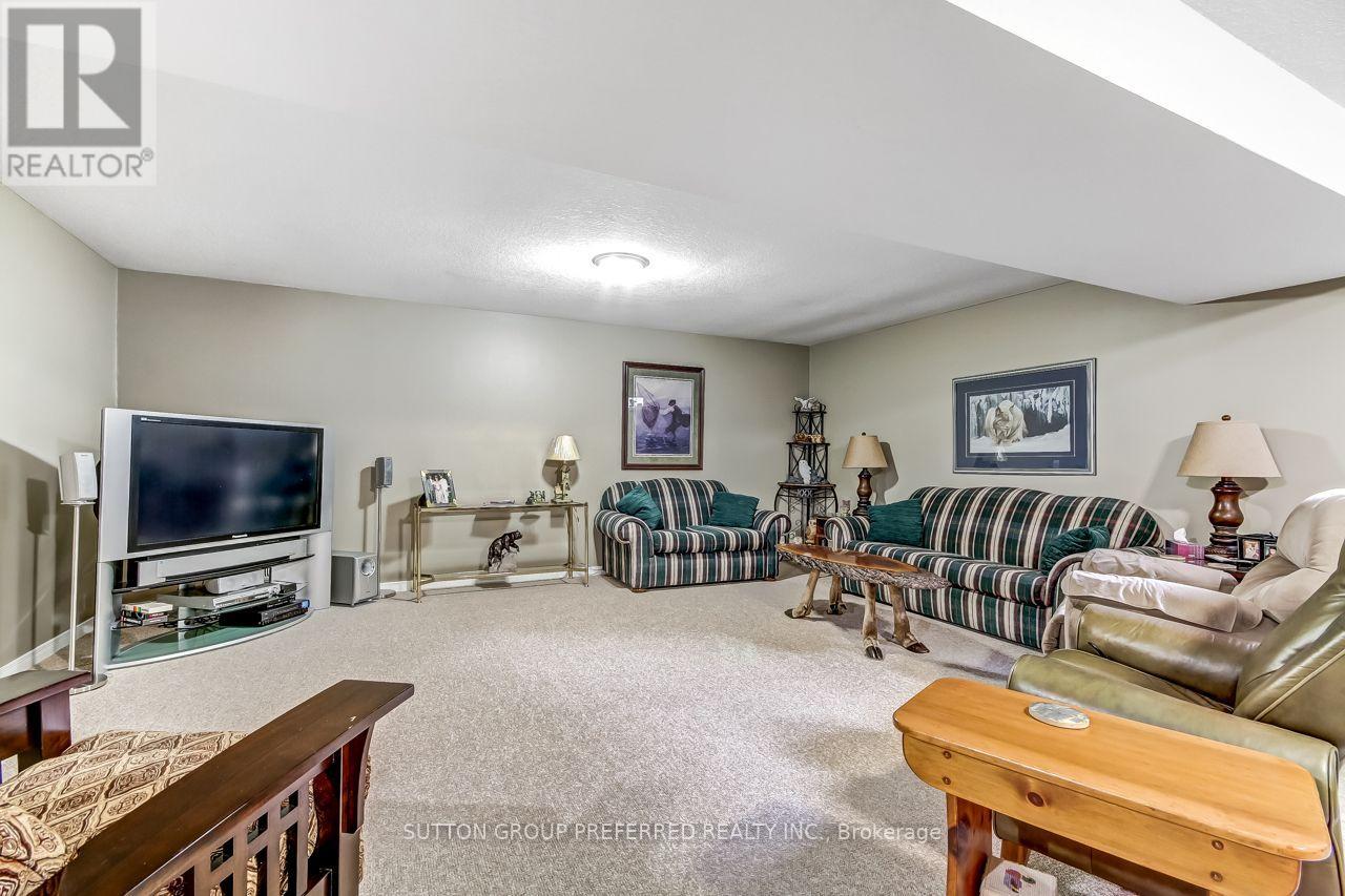 857 Silversmith Street Property Photo 17