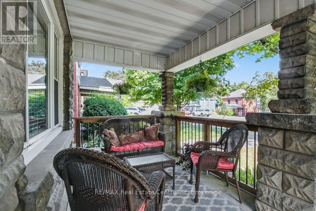 207 Waterloo Avenue Property Photo 3