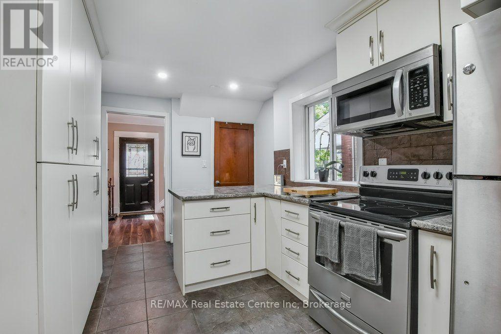 207 Waterloo Avenue Property Photo 4