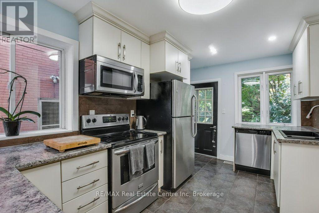 207 Waterloo Avenue Property Photo 6