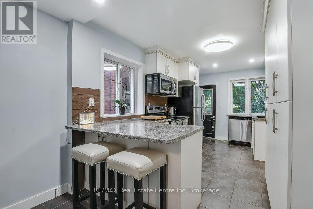 207 Waterloo Avenue Property Photo 7