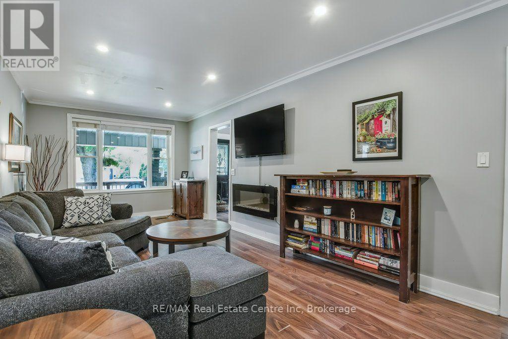 207 Waterloo Avenue Property Photo 11