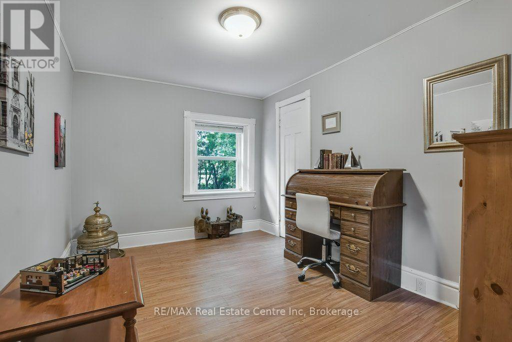 207 Waterloo Avenue Property Photo 14