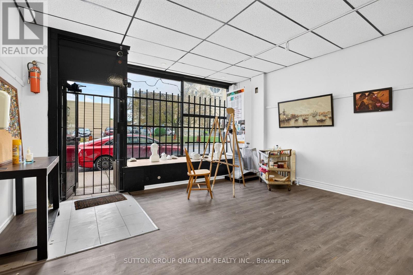 689 Barton Street E Property Photo 6