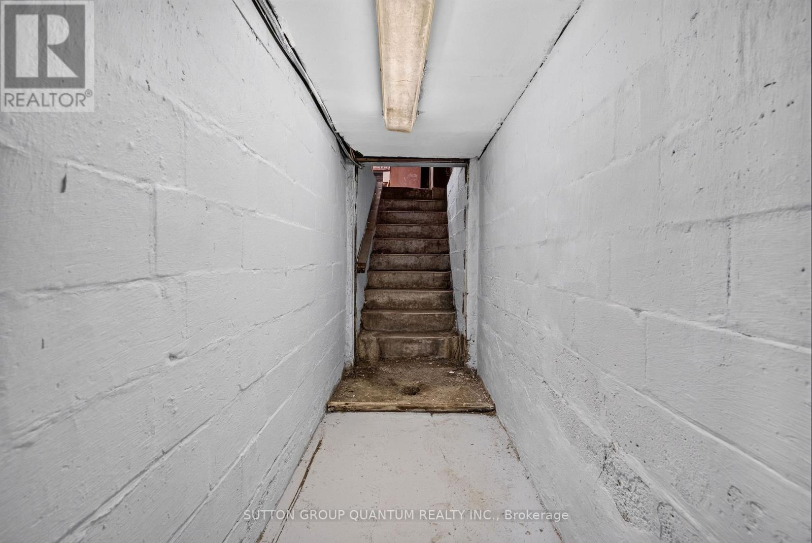 689 Barton Street E Property Photo 24