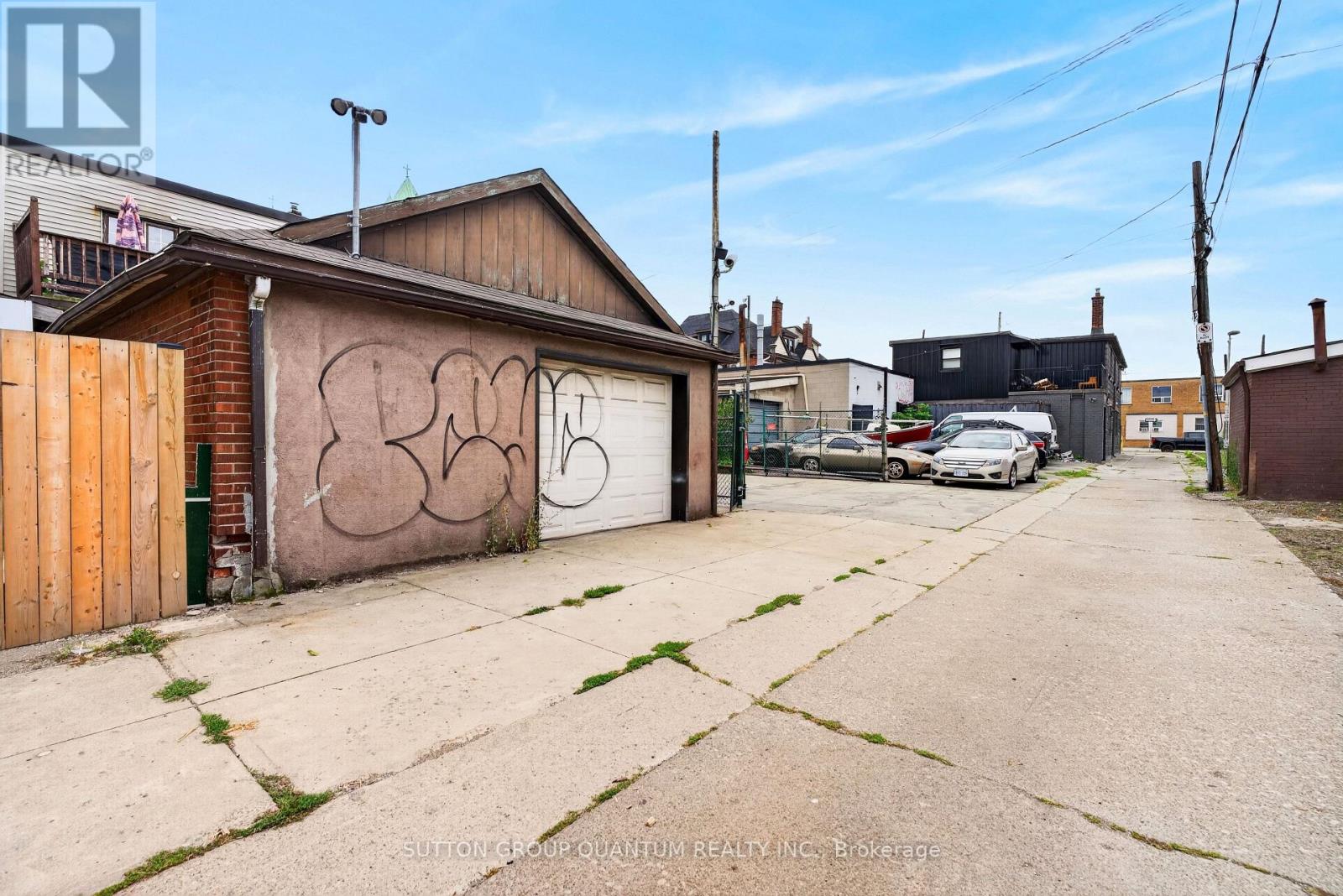 689 Barton Street E Property Photo 40