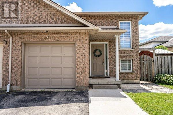 127 Walsh Crescent Property Photo 2