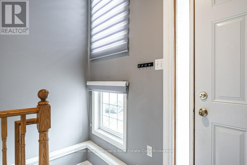 127 Walsh Crescent Property Photo 6