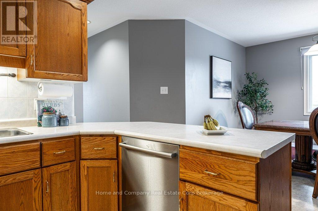 127 Walsh Crescent Property Photo 14