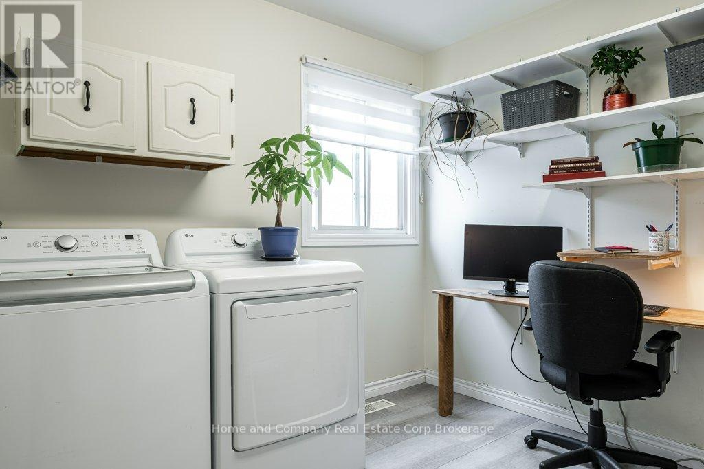 127 Walsh Crescent Property Photo 22