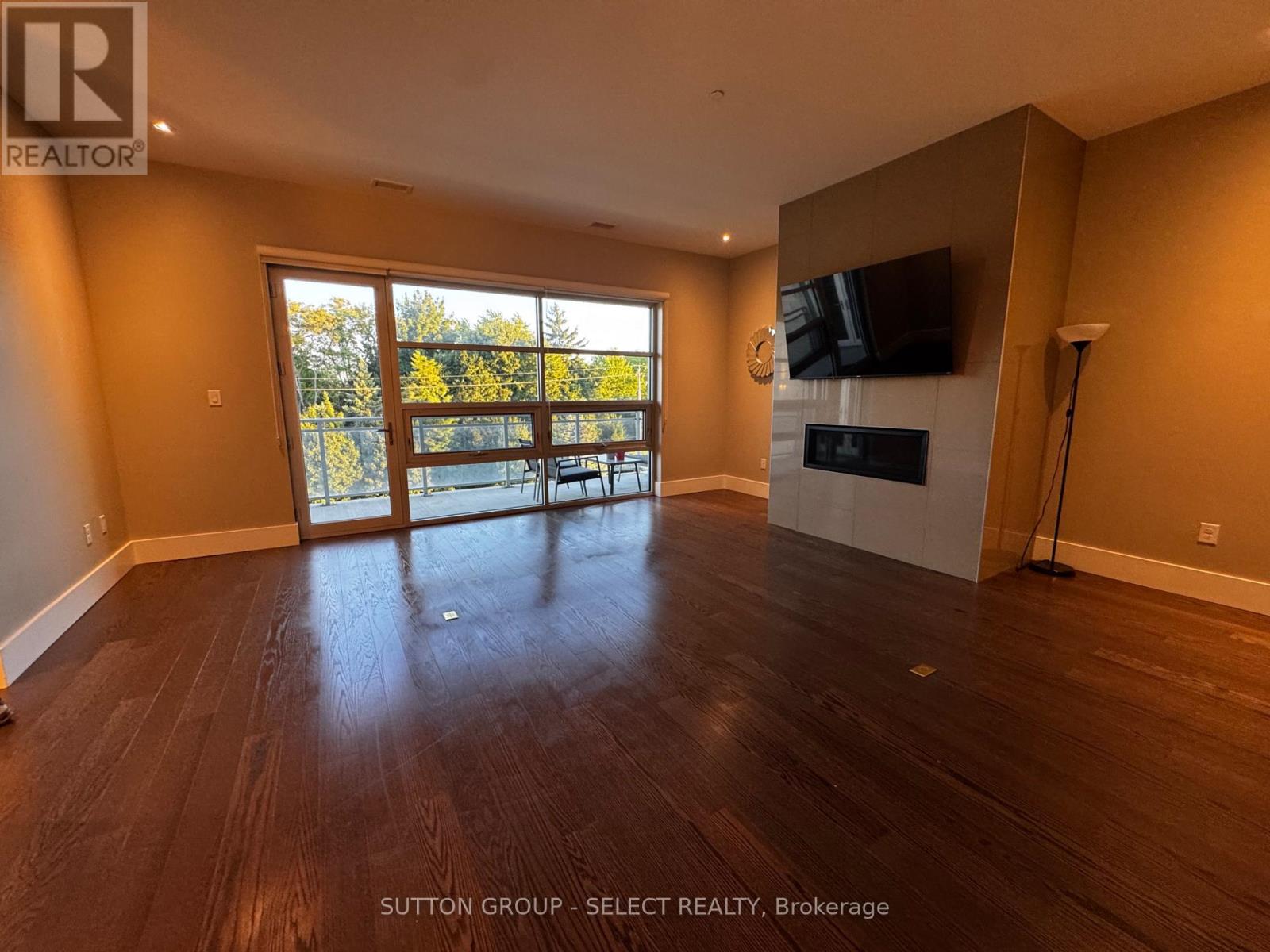 300 - 1705 Fiddlehead Place Property Photo 8
