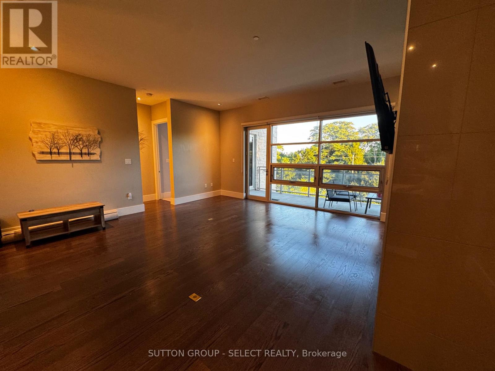 300 - 1705 Fiddlehead Place Property Photo 9