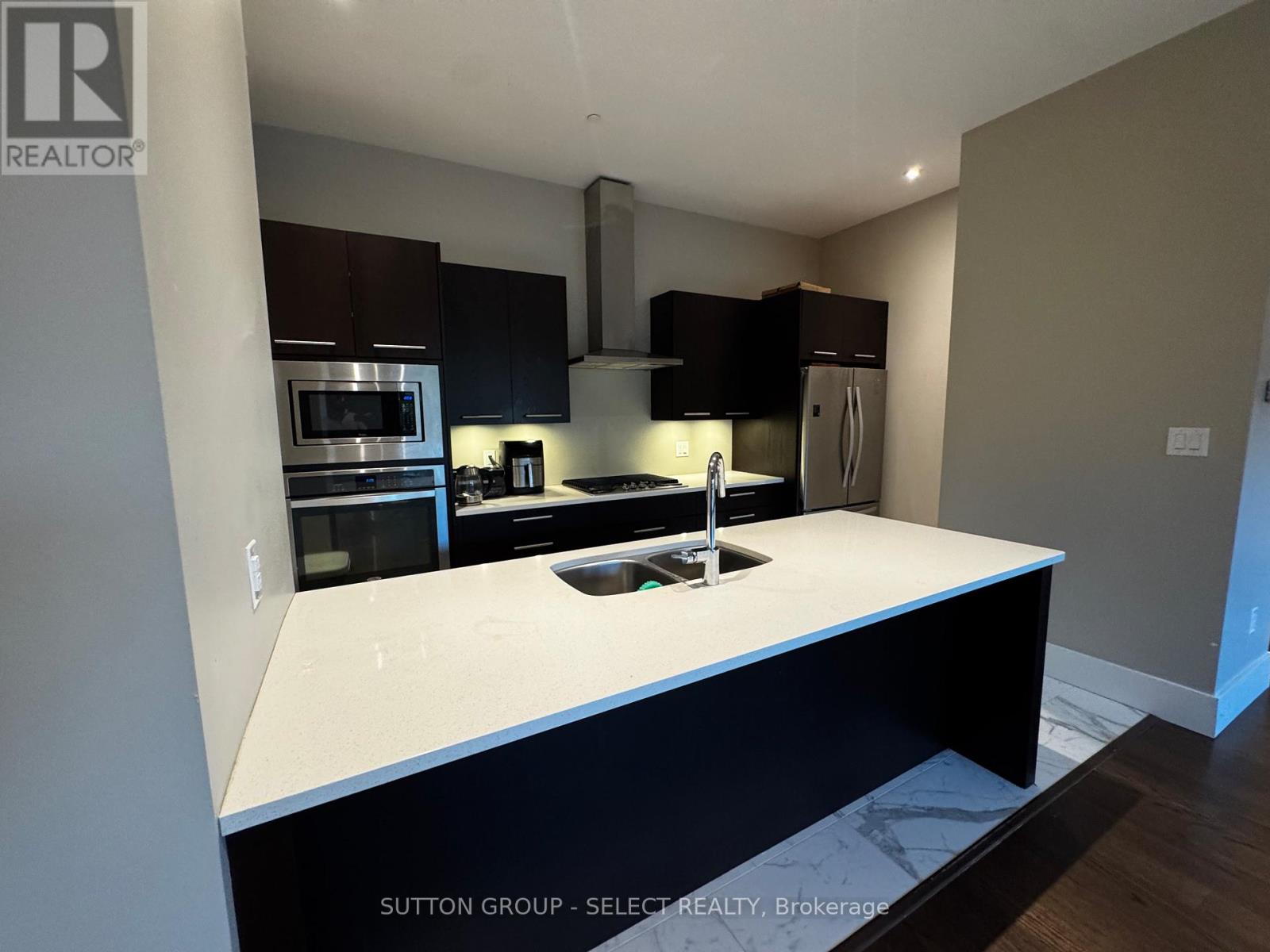 300 - 1705 Fiddlehead Place Property Photo 11
