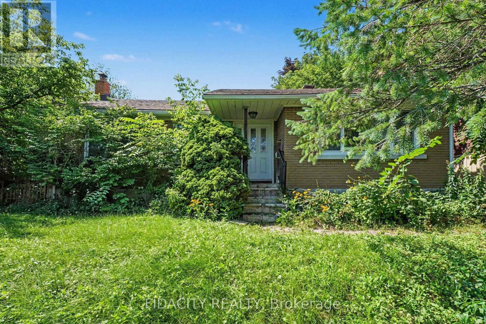 6 Malcolm Place Property Photo 3