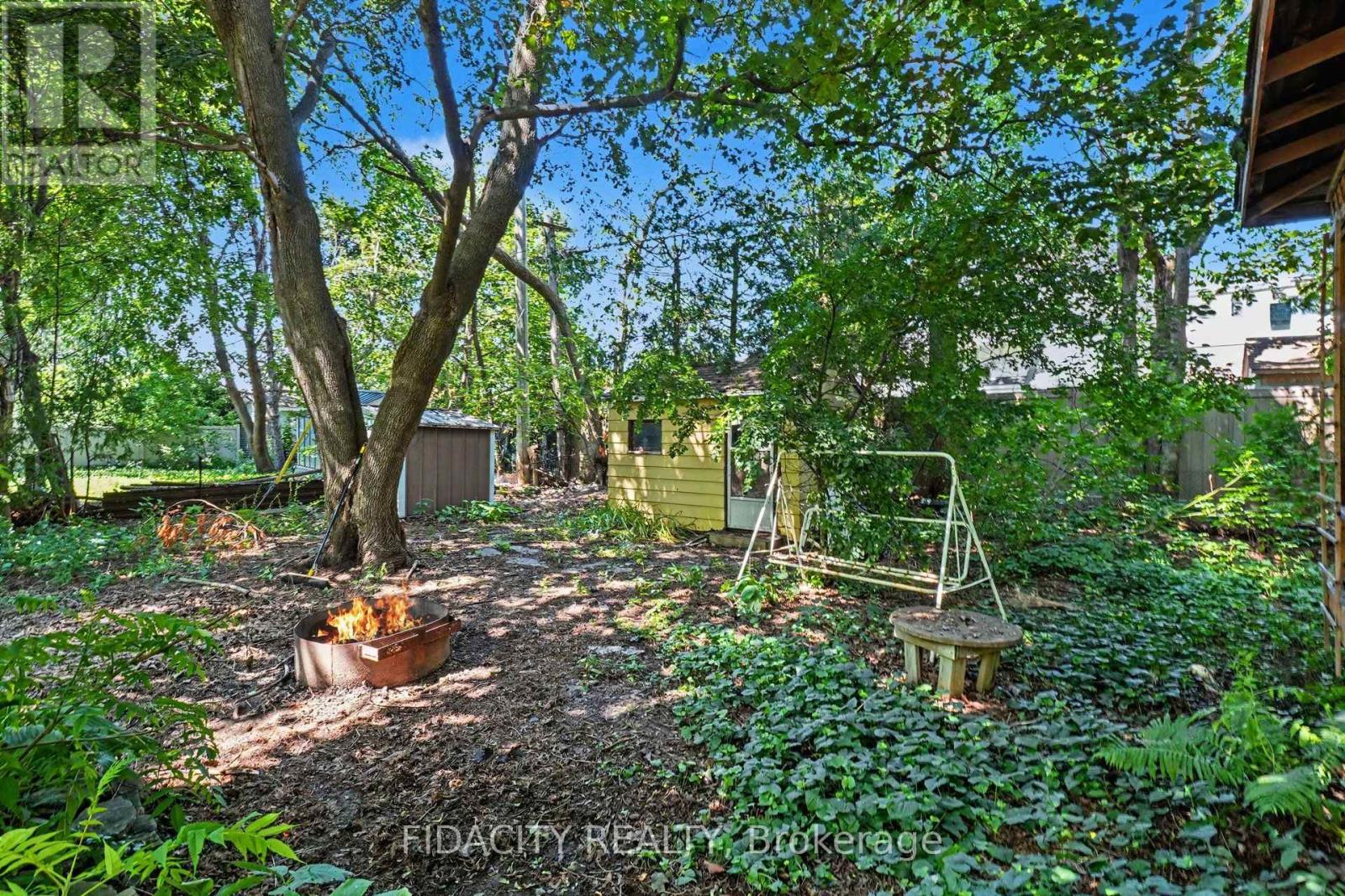 6 Malcolm Place Property Photo 5