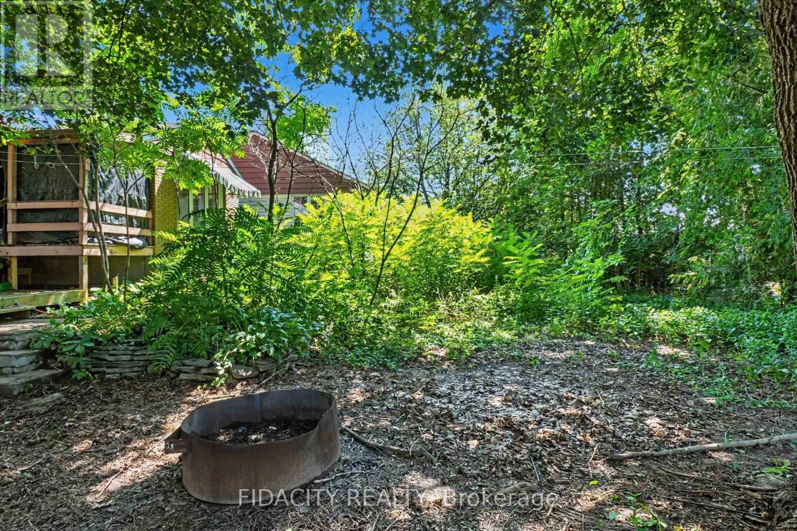 6 Malcolm Place Property Photo 8
