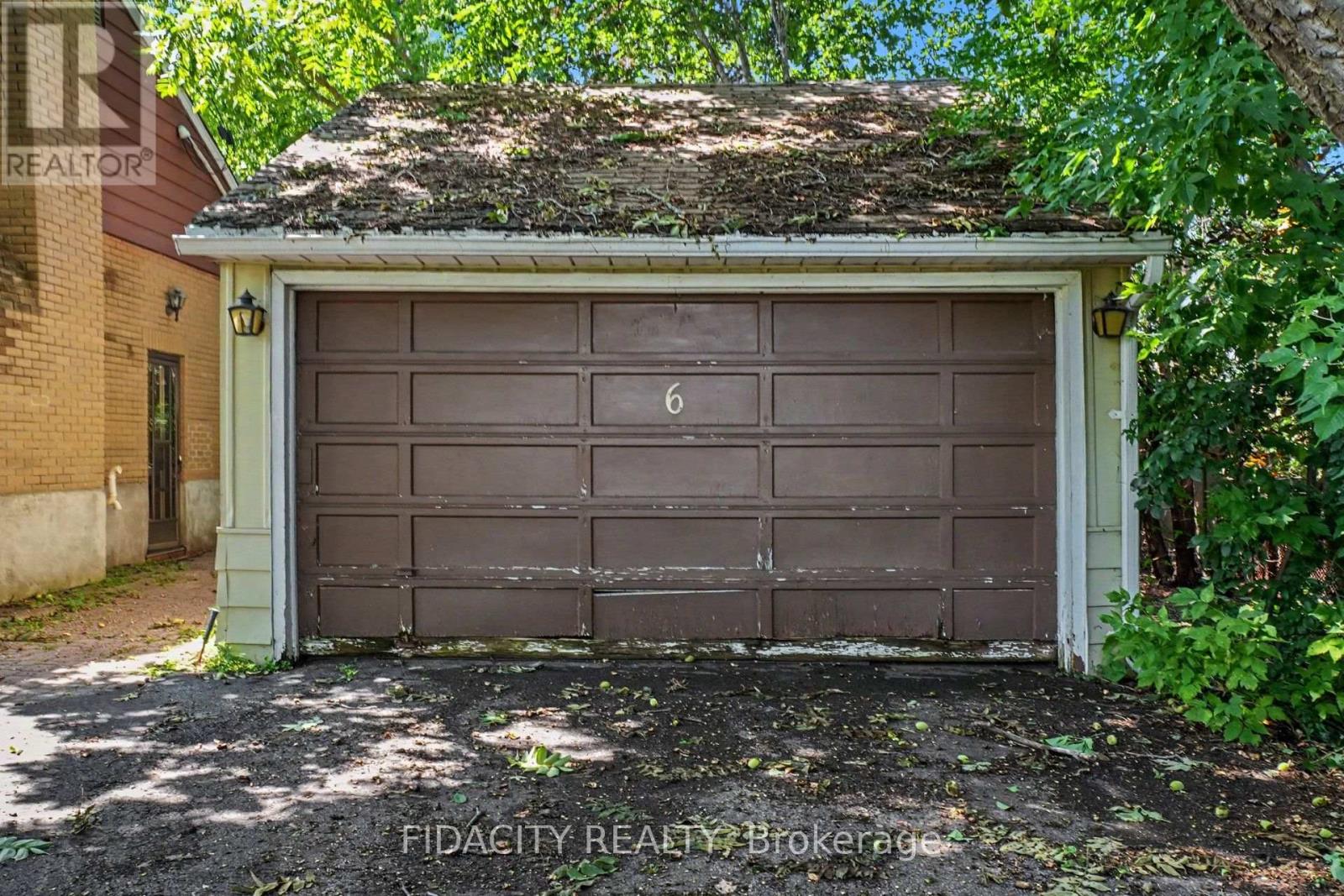 6 Malcolm Place Property Photo 12