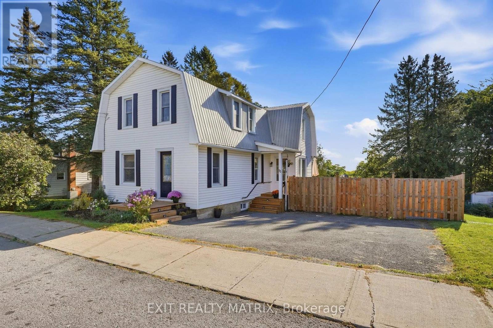 75 Stanley Avenue Property Photo 1