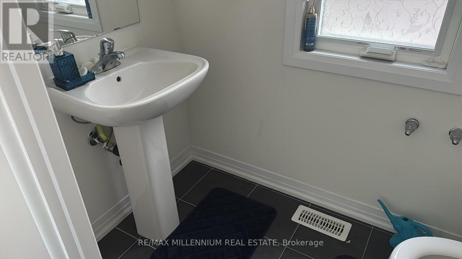6 - 400 Newman Drive Property Photo 8