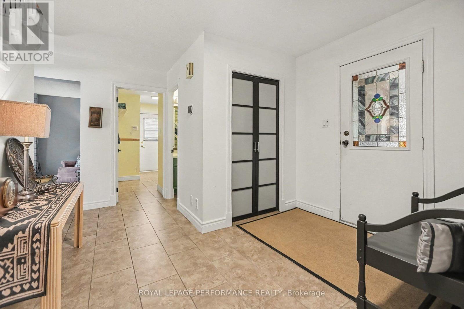 6284 Sundown Crescent Property Photo 5