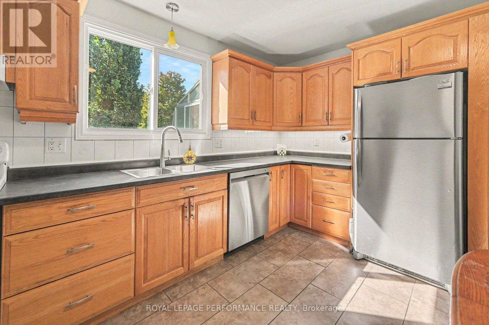 6284 Sundown Crescent Property Photo 16