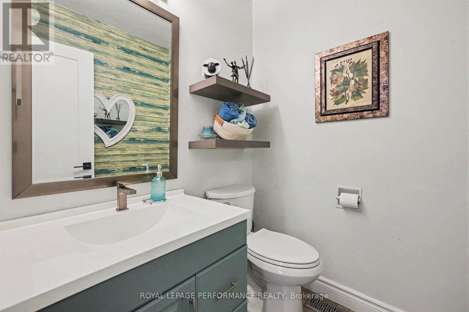 6284 Sundown Crescent Property Photo 17
