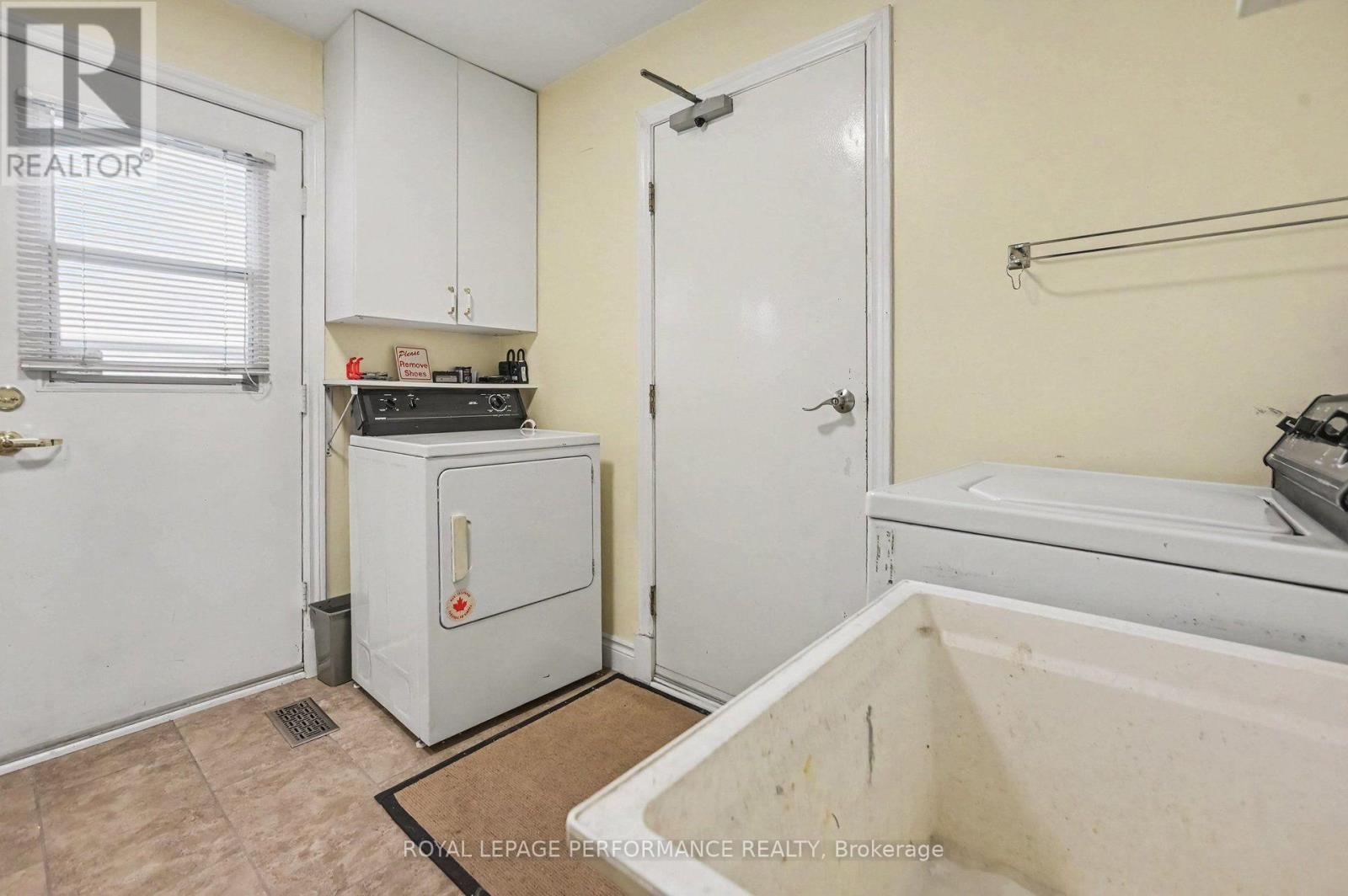 6284 Sundown Crescent Property Photo 22