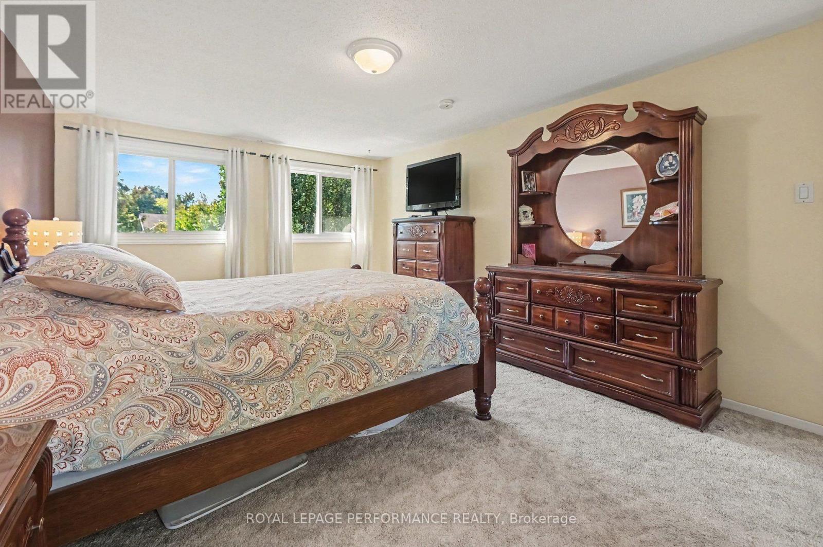 6284 Sundown Crescent Property Photo 24