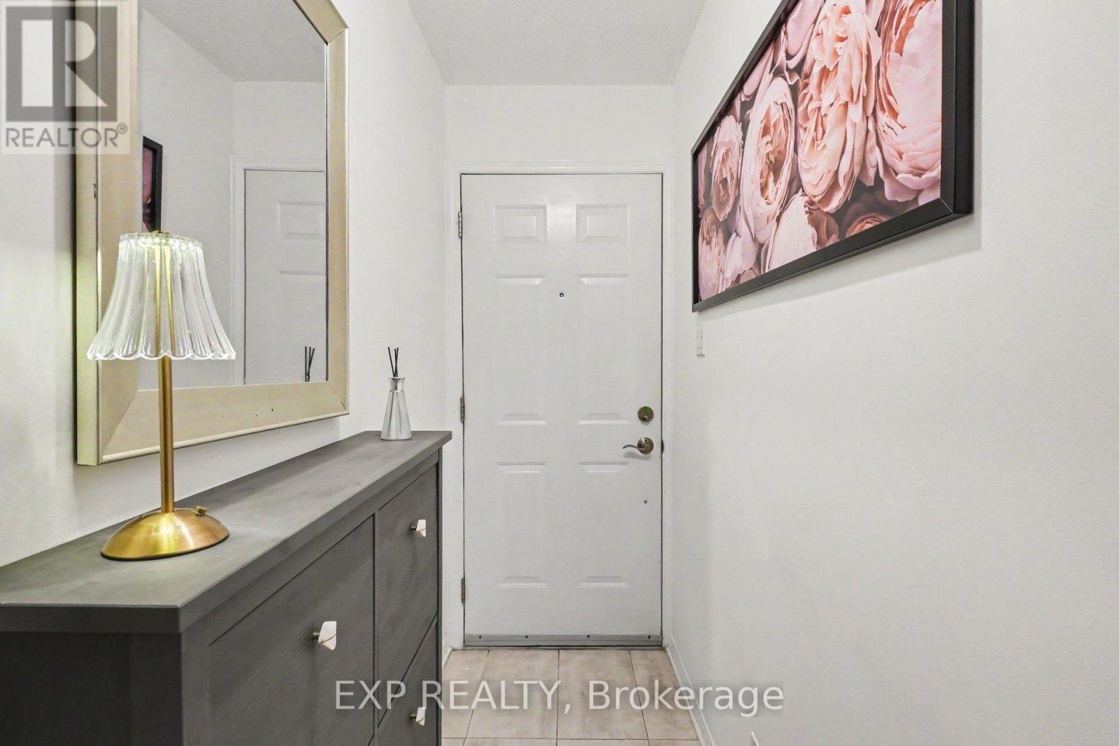 93 Strathaven Private Property Photo 3