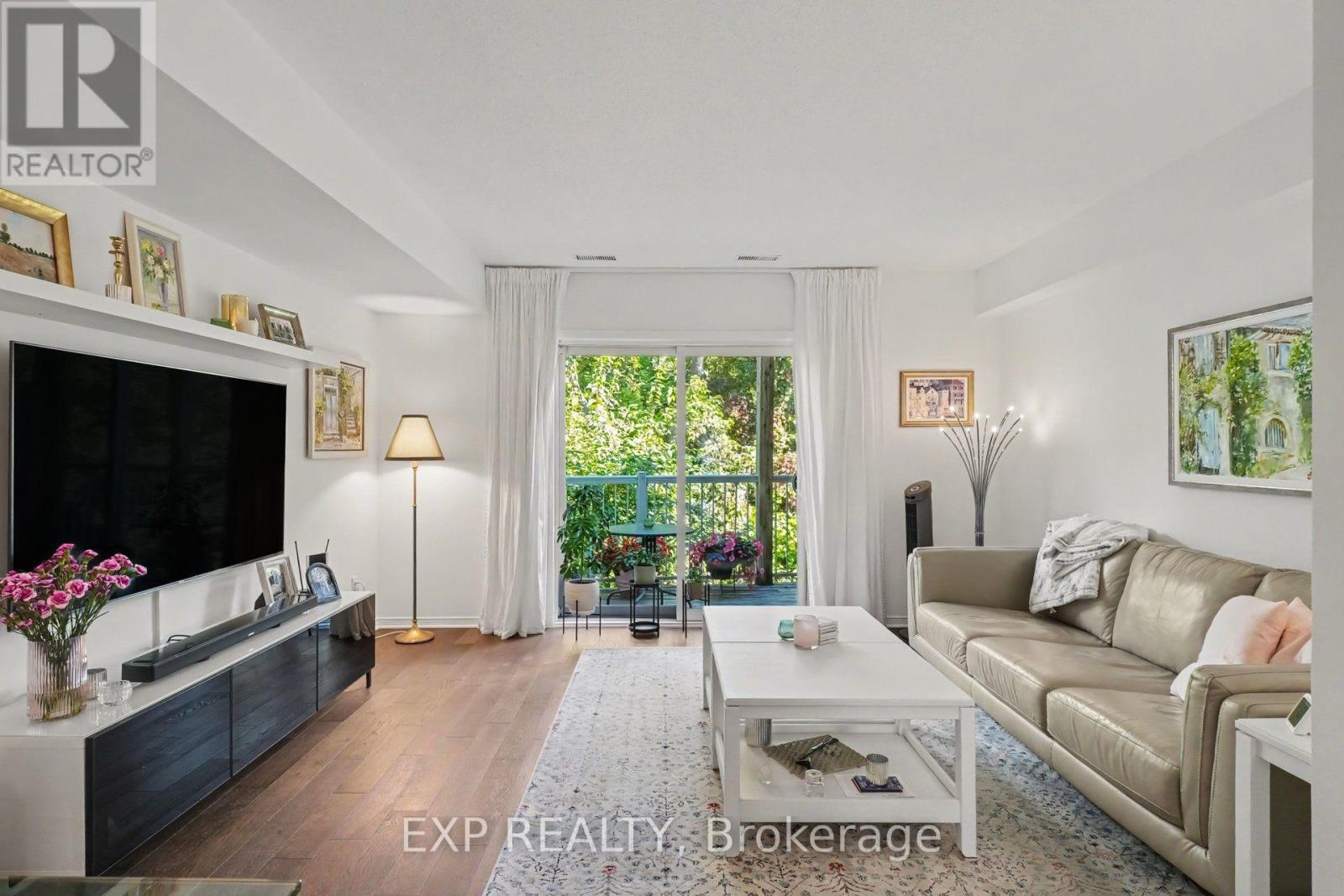 93 Strathaven Private Property Photo 11