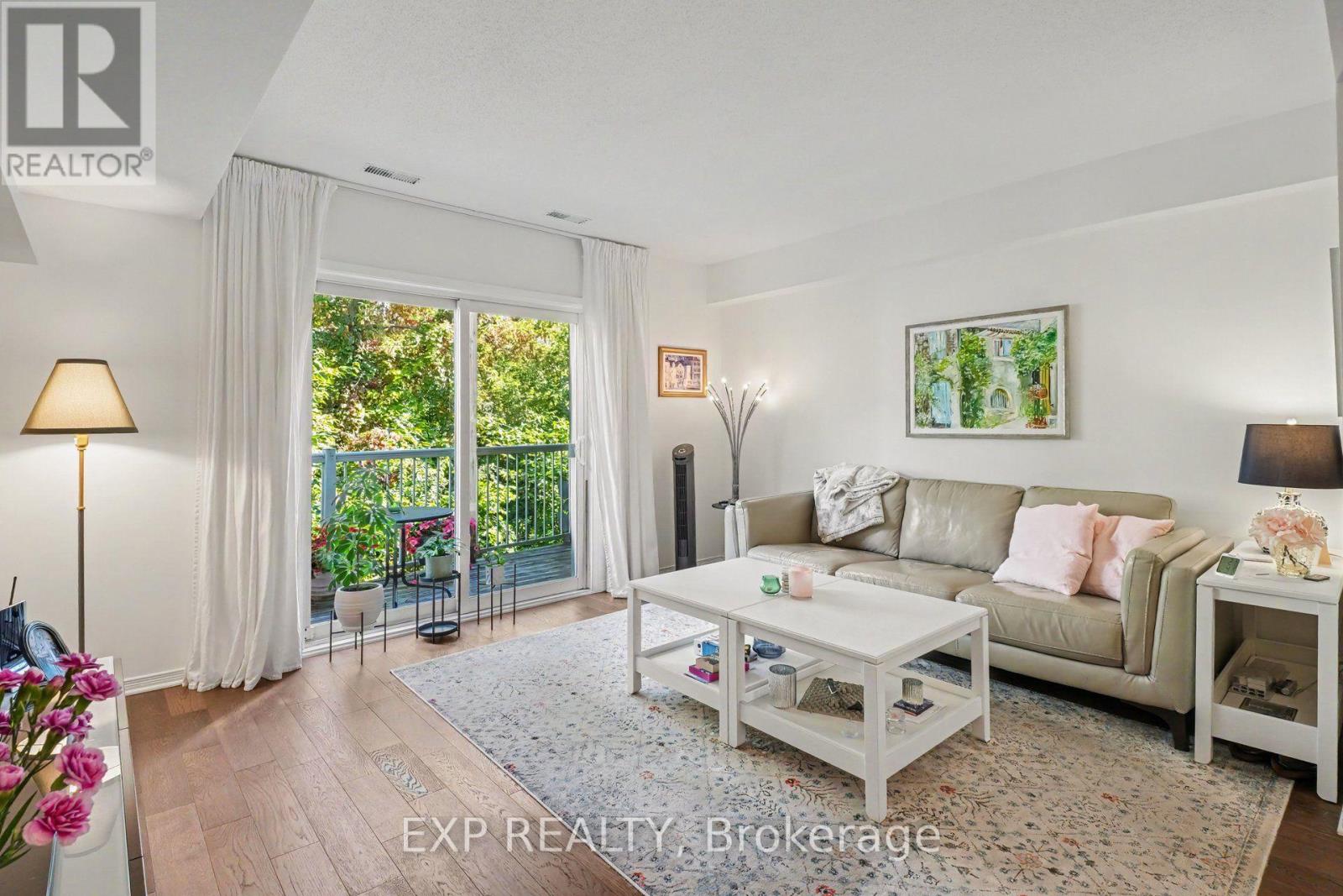 93 Strathaven Private Property Photo 12