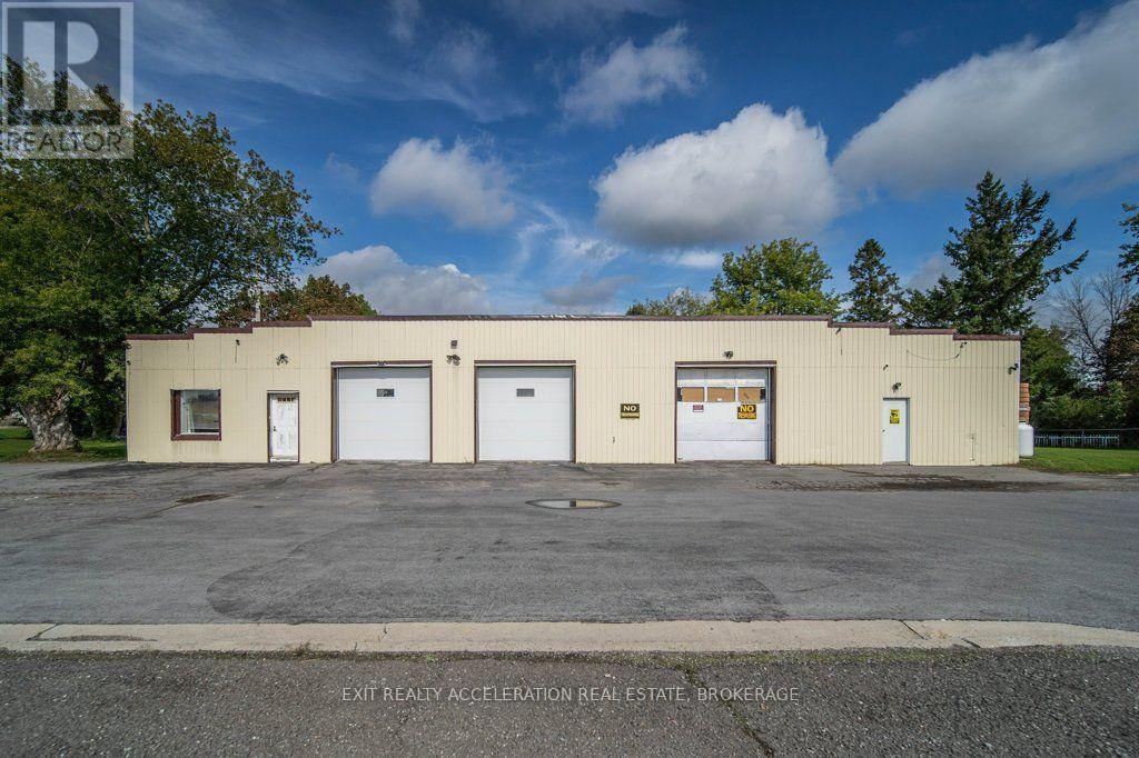 6715 County Rd 2 Property Photo 2