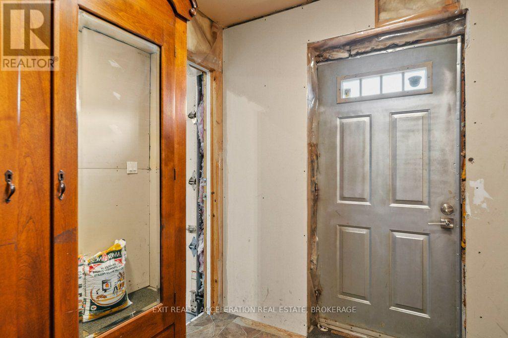 6715 County Rd 2 Property Photo 5