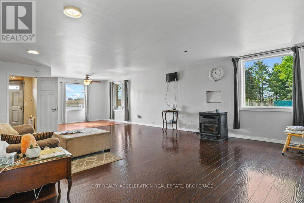 6715 County Rd 2 Property Photo 8
