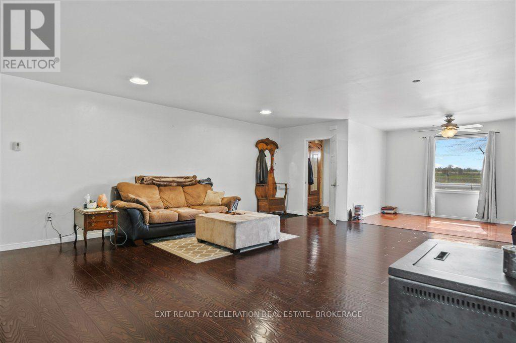 6715 County Rd 2 Property Photo 9
