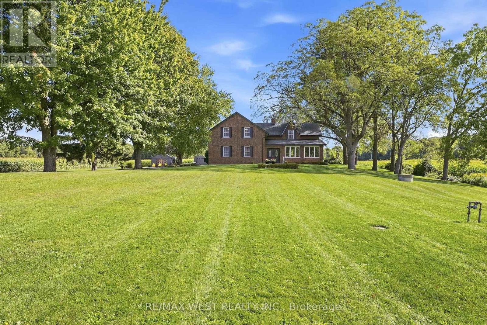 1568 Highway 59 S Property Photo 2