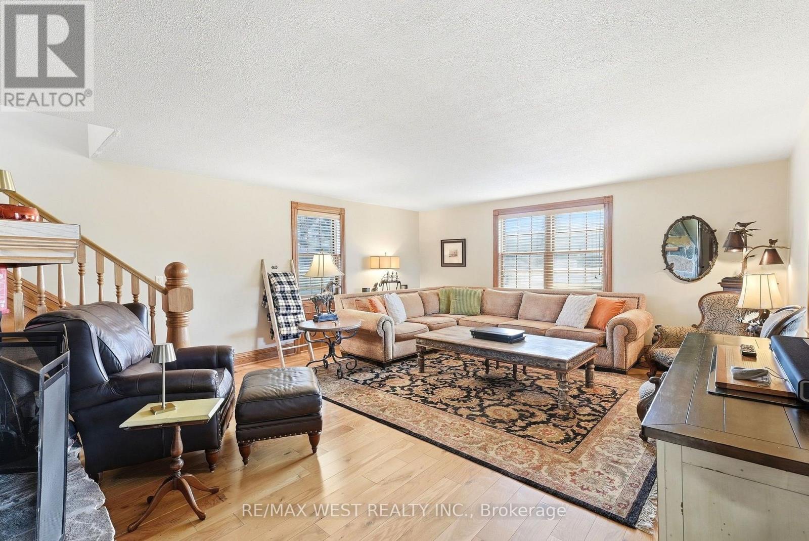 1568 Highway 59 S Property Photo 3