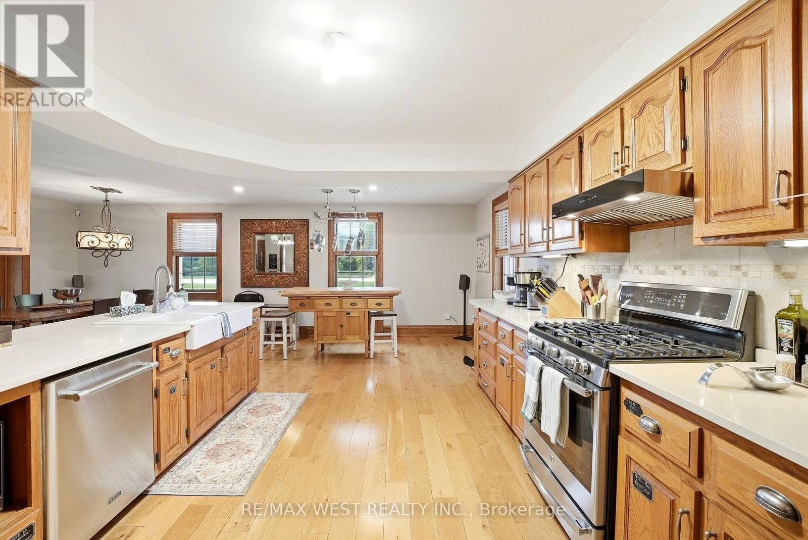 1568 Highway 59 S Property Photo 4