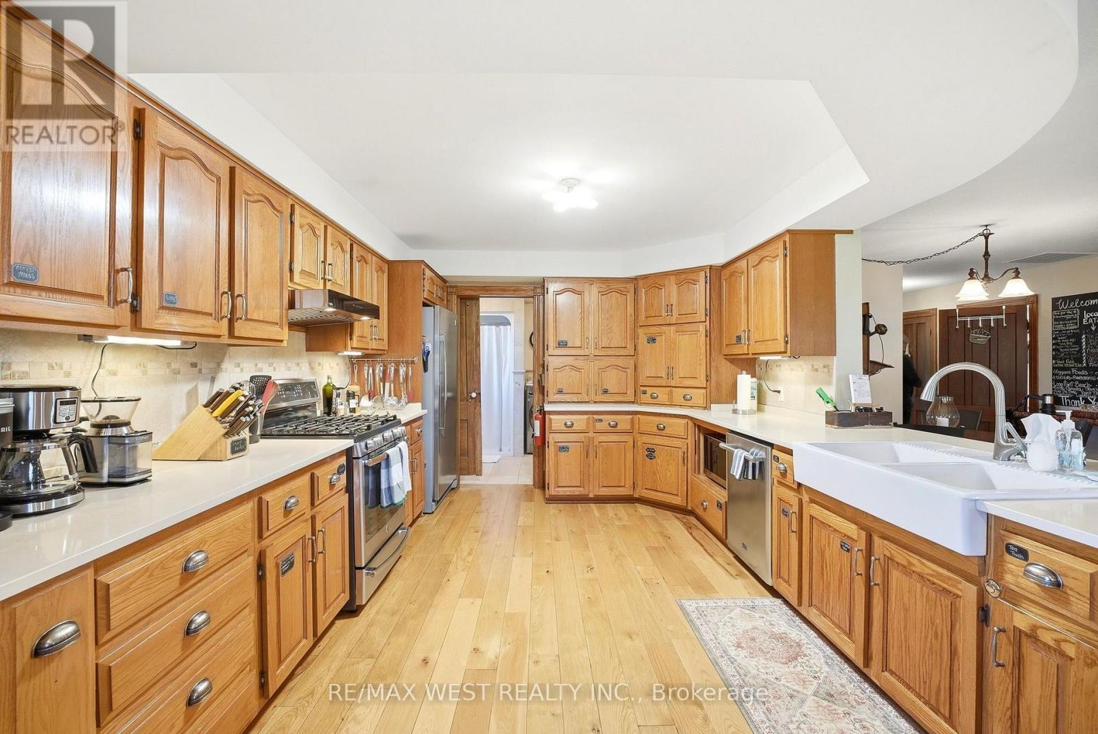 1568 Highway 59 S Property Photo 5