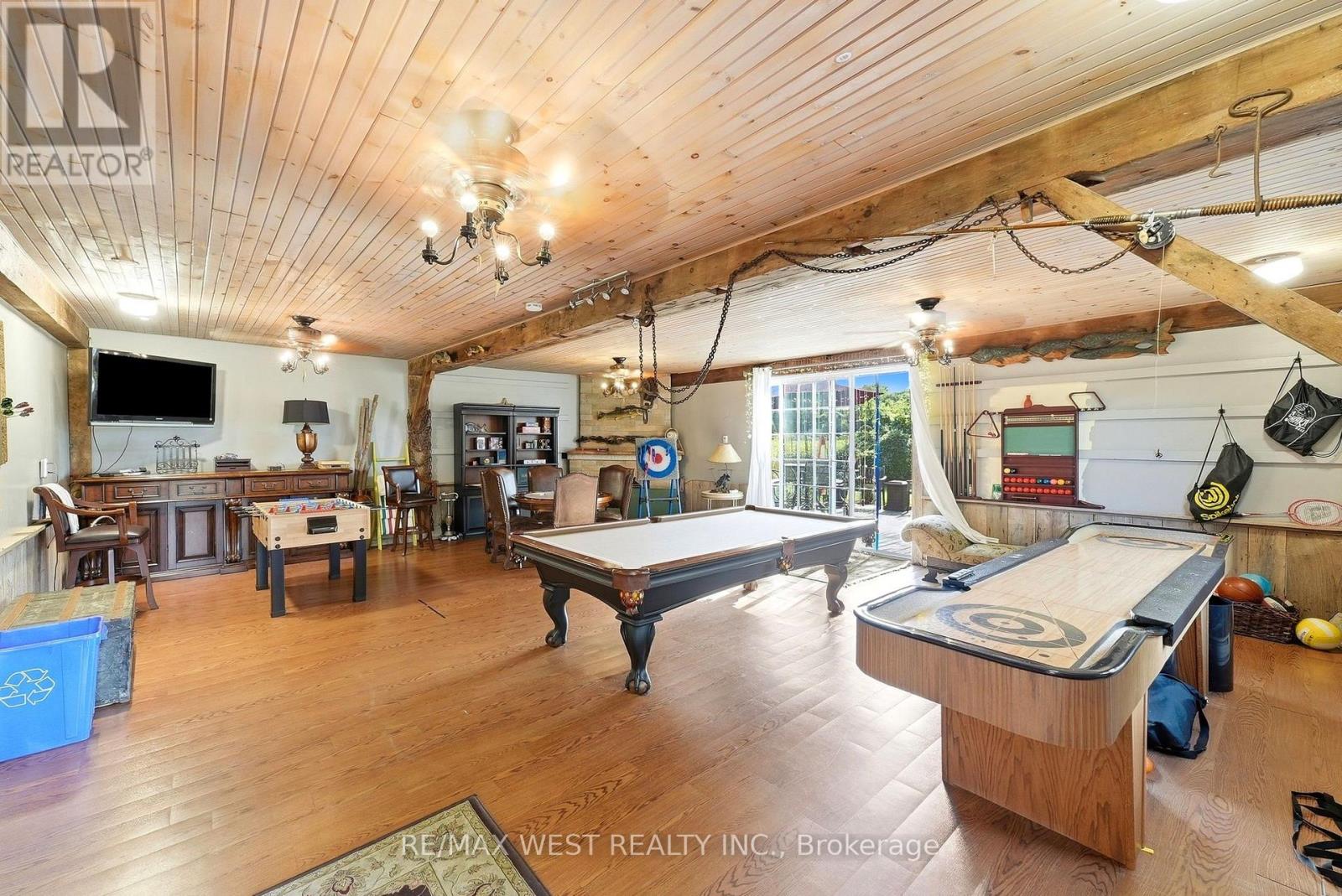 1568 Highway 59 S Property Photo 16
