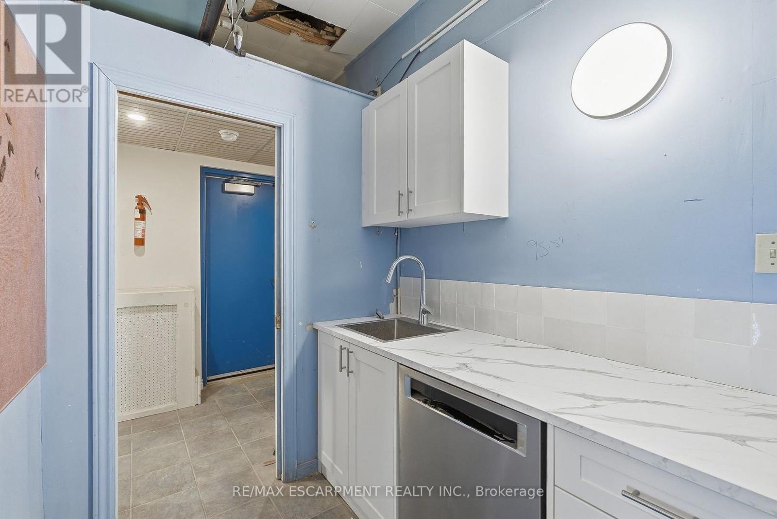 Main Level - 191 James Street S Property Photo 18