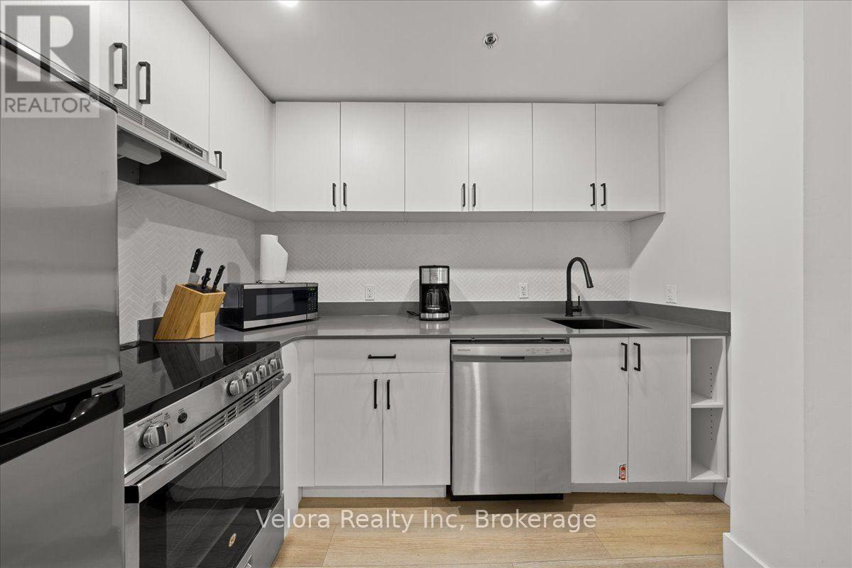 403 - 161 Laurier Avenue W Property Photo 6