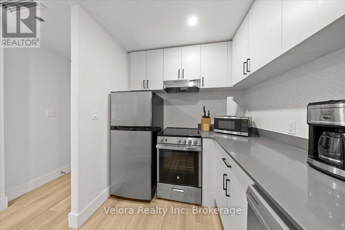 403 - 161 Laurier Avenue W Property Photo 7