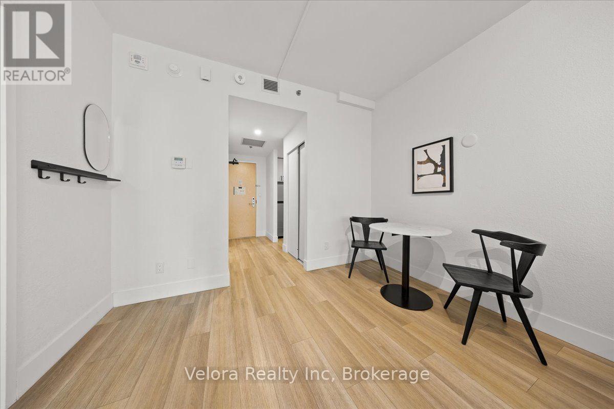 403 - 161 Laurier Avenue W Property Photo 11