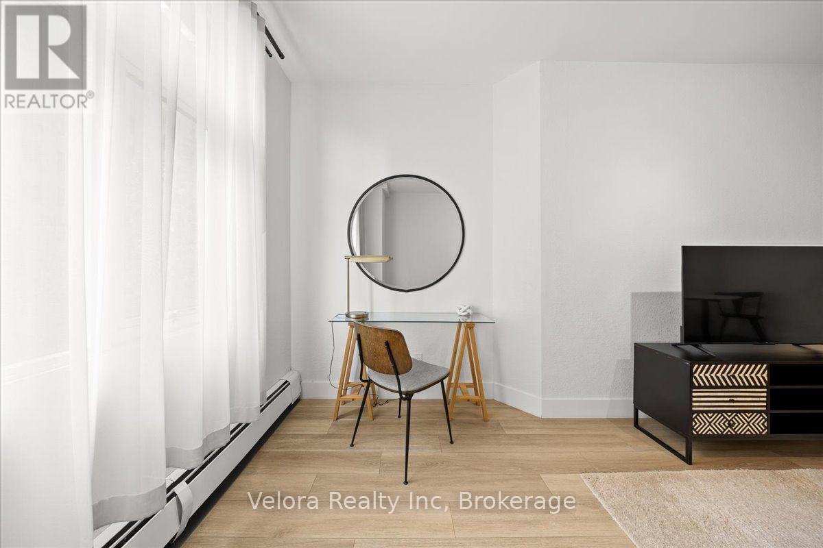403 - 161 Laurier Avenue W Property Photo 14