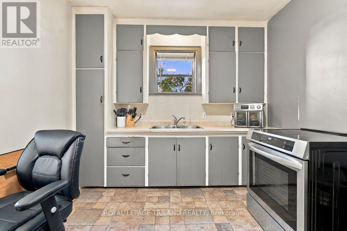 56-58 Frank Street Property Photo 8