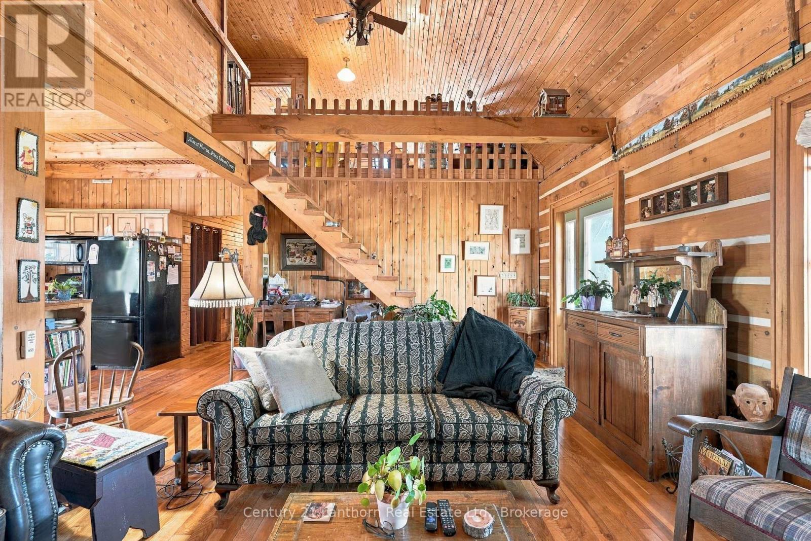 939 Kelly Road Property Photo 7