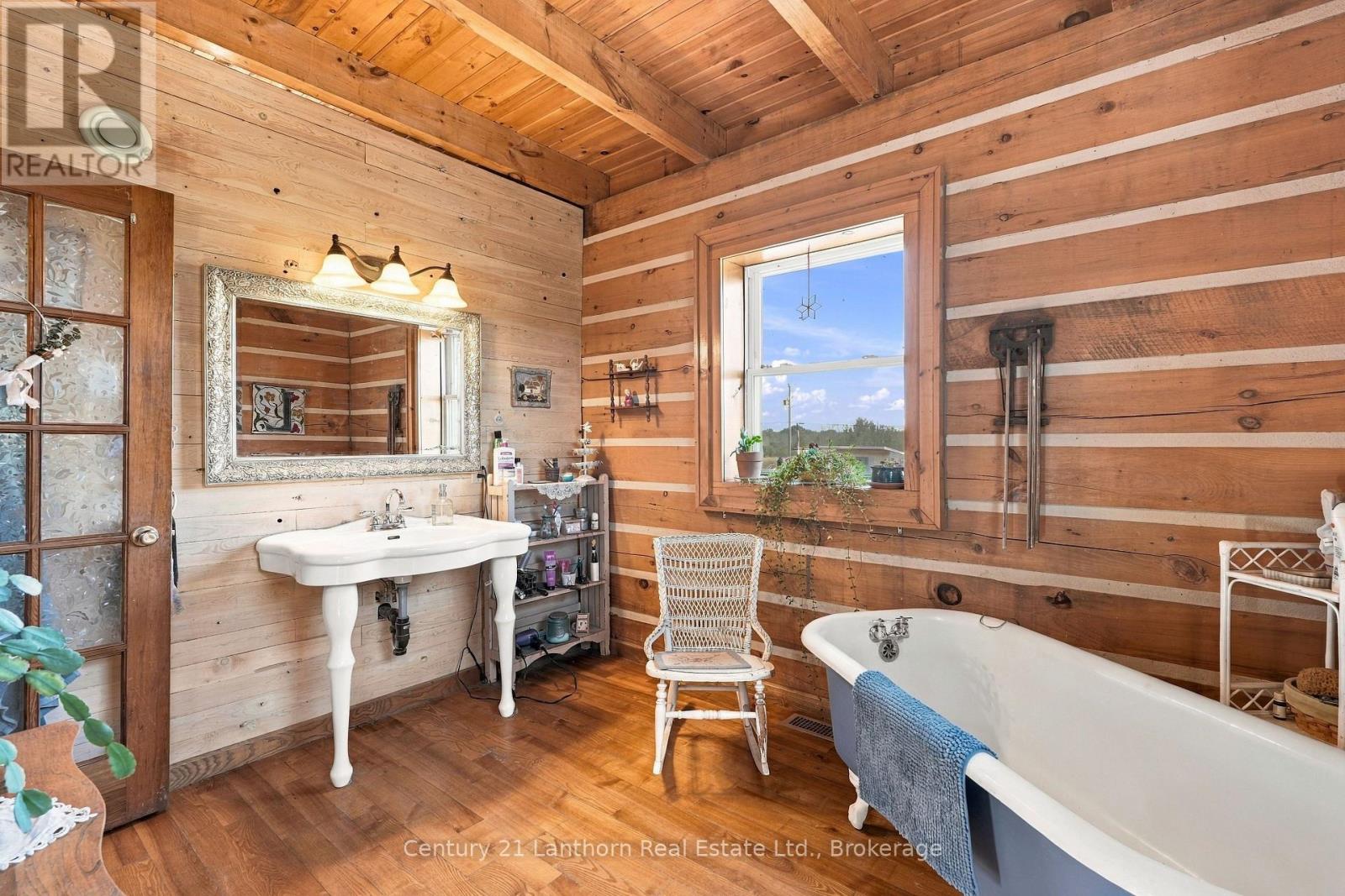 939 Kelly Road Property Photo 15