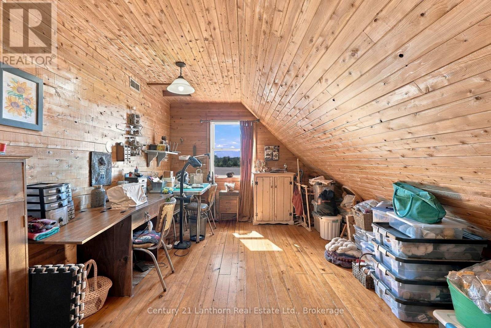 939 Kelly Road Property Photo 22