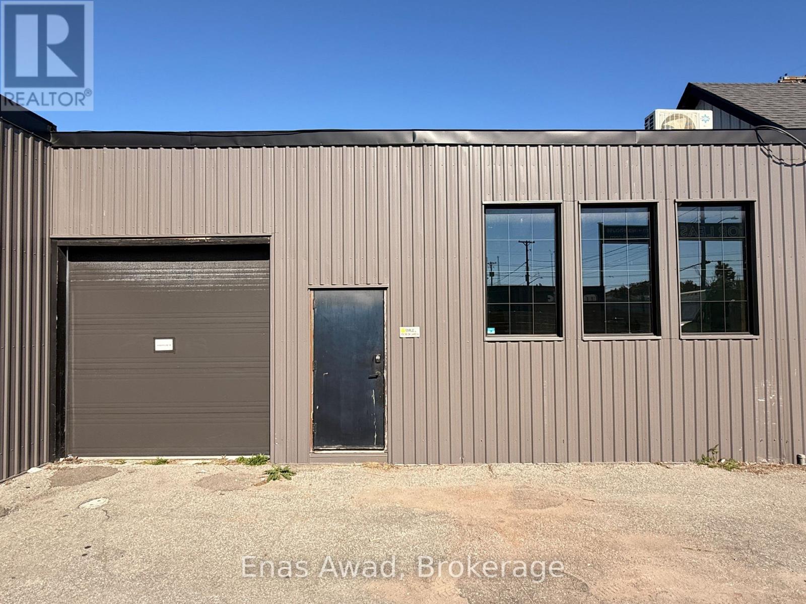 848 Clyde Avenue N Property Photo 6